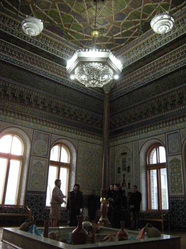 Уникальные интерьеры главного зала